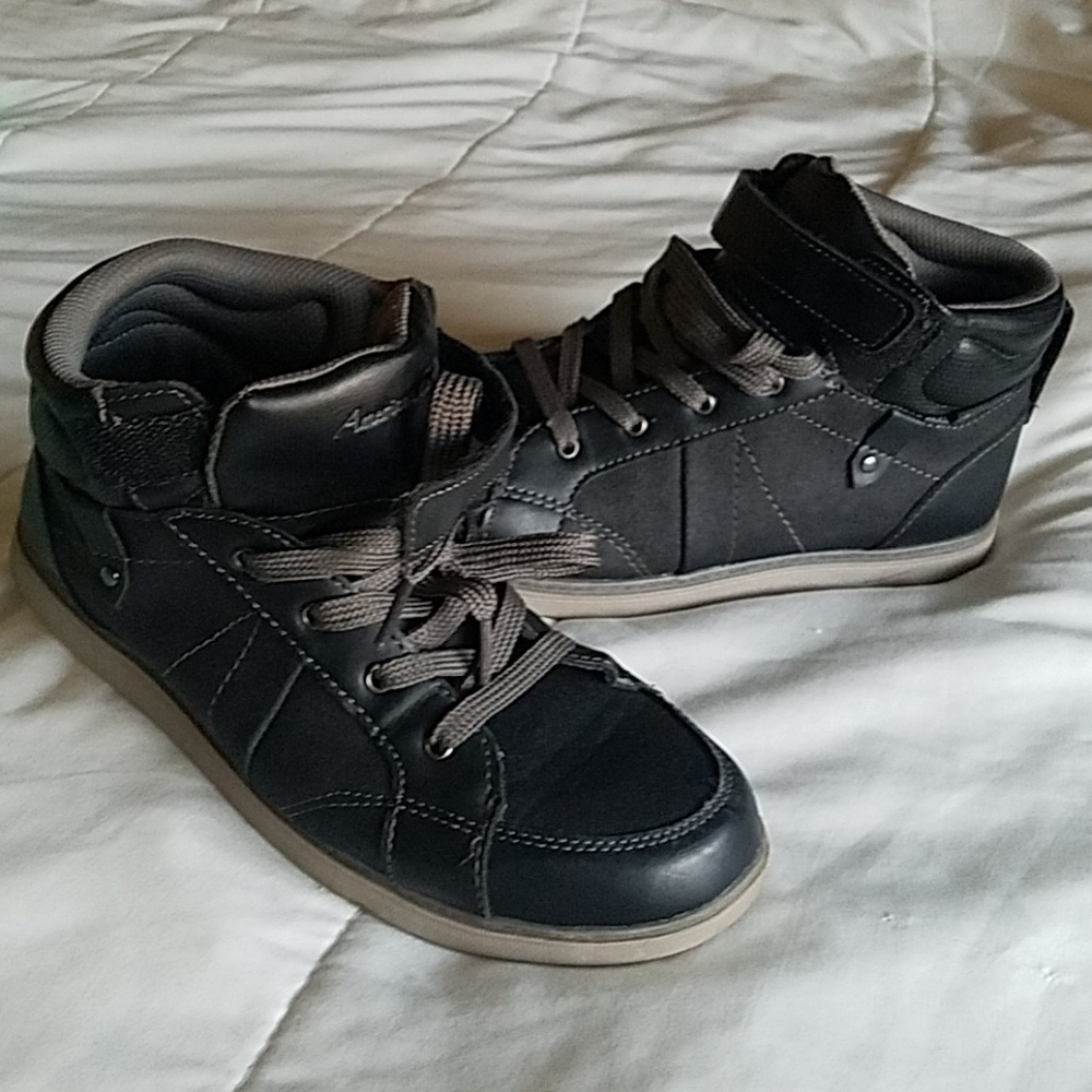 Youth Boys 6 American Eagle Shoes